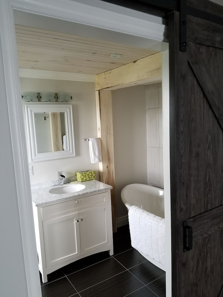 Suite (Powles Head Lighthouse Suite) photo 3