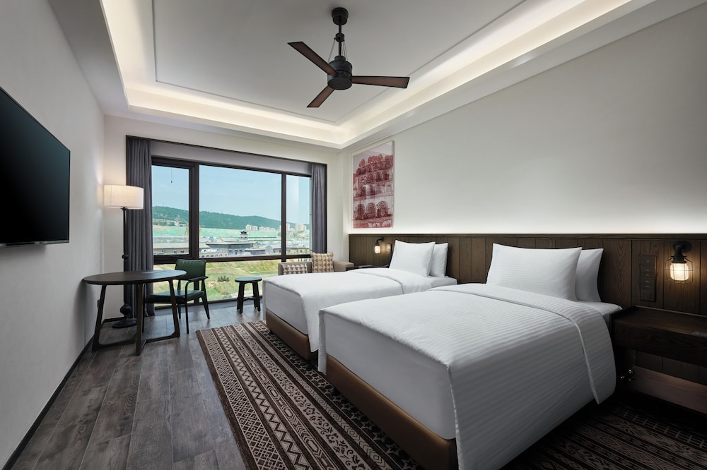 Guestroom - Lake-View (2 Beds)