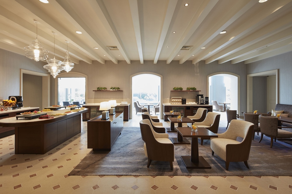 Club Breeze Superior Double – Non Smoking (Executive Lounge Access) photo Club Breeze Superior Double – Non Smoking (Executive Lounge Access) photo