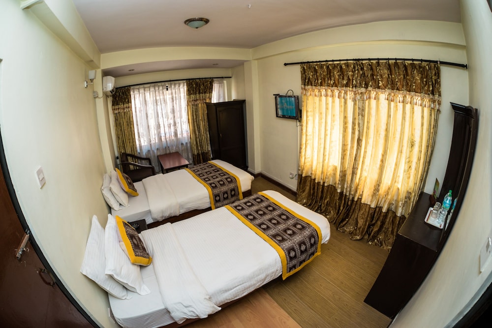Standard Twin Room - Photo 2