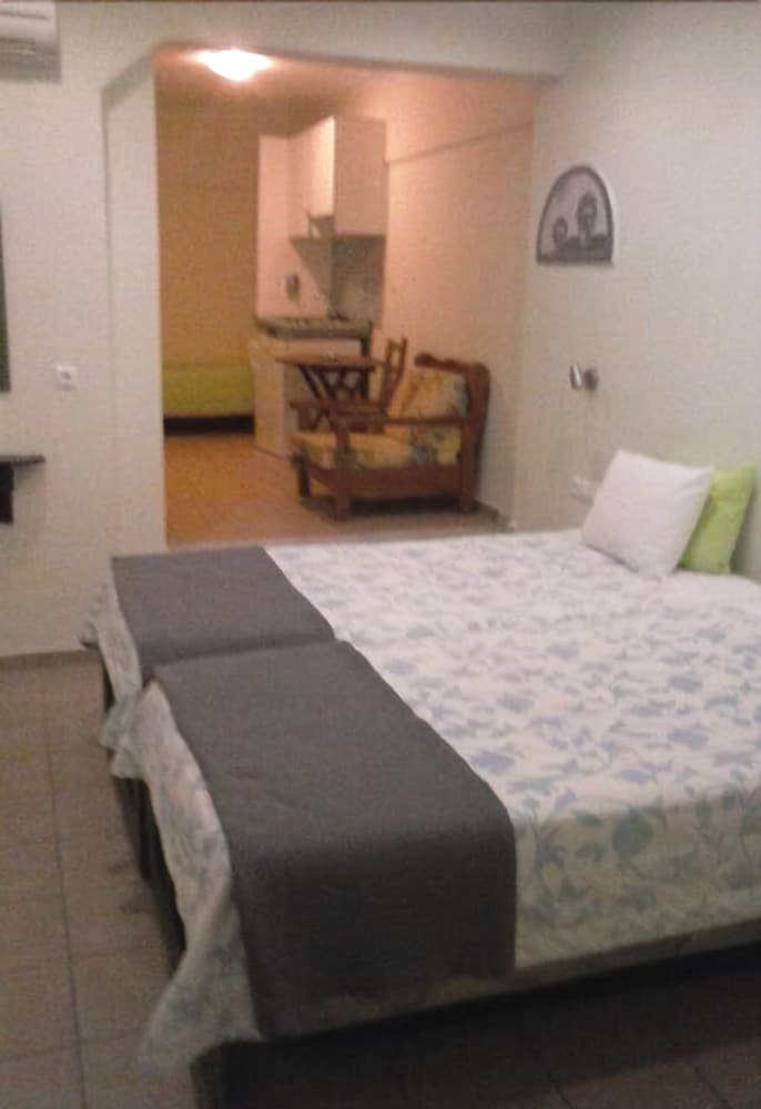Triple Room (Basement) photo 2