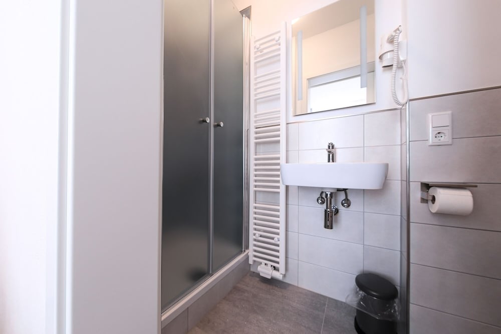 Standard Double Room - Photo 3