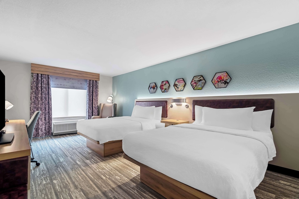 2 Queen Beds, Accessible photo 2