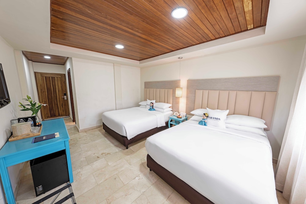 2 Double Beds, Premium Room, Balcony - Photo 1