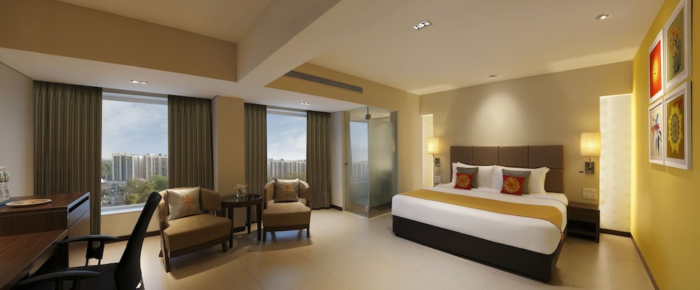 Executive Room, 1 King Bed - Photo 1
