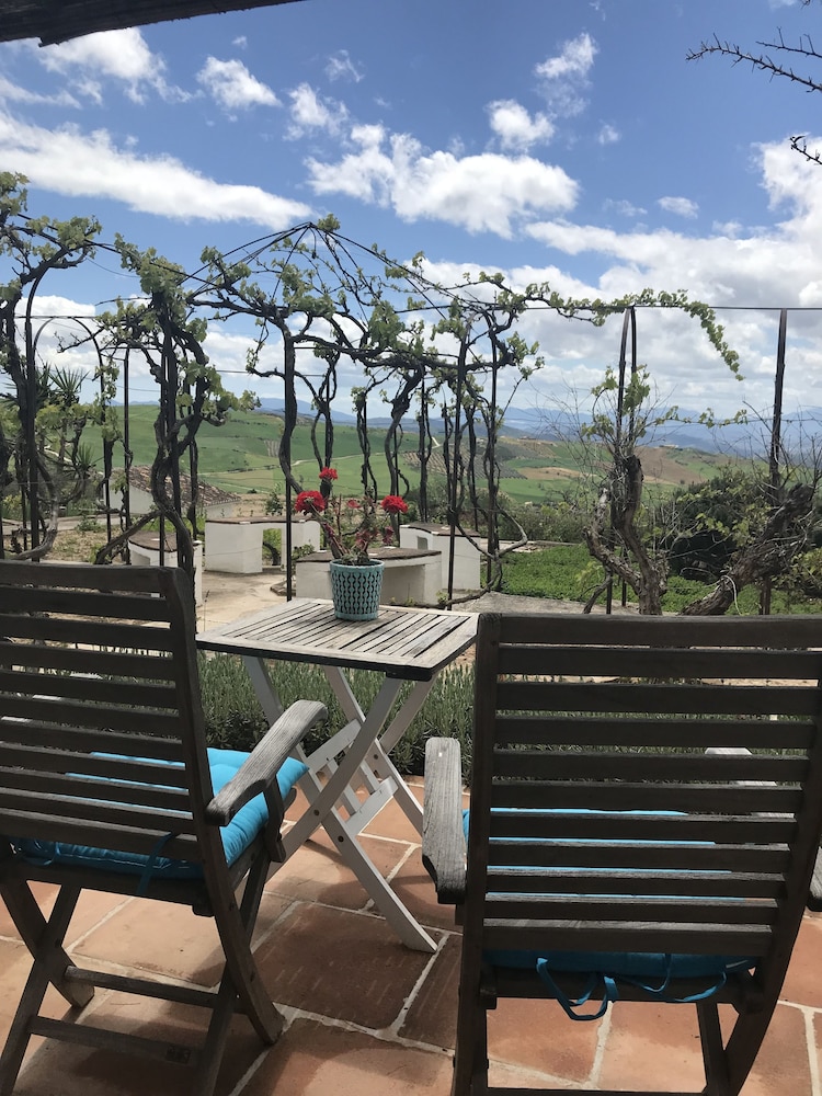 Luxury Twin Room, Valley View, Garden Area photo 3