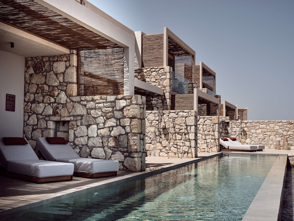 Grand Deluxe Room, Sea View (Shared Pool)
