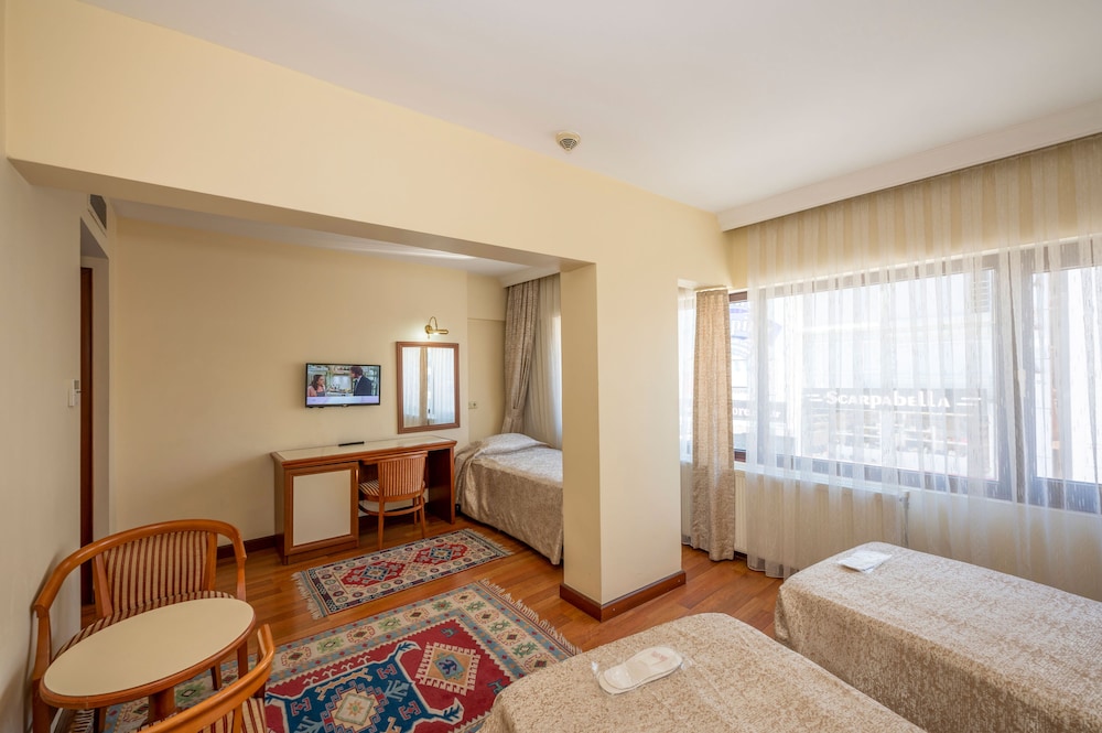 Standard Triple Room photo 3
