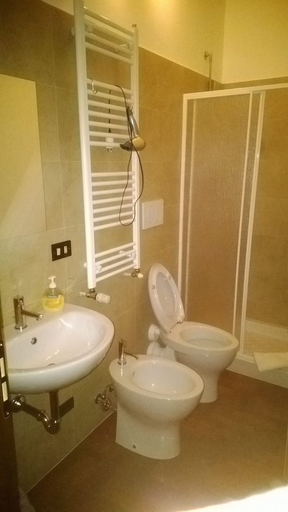 Single Room, Private Bathroom photo 2