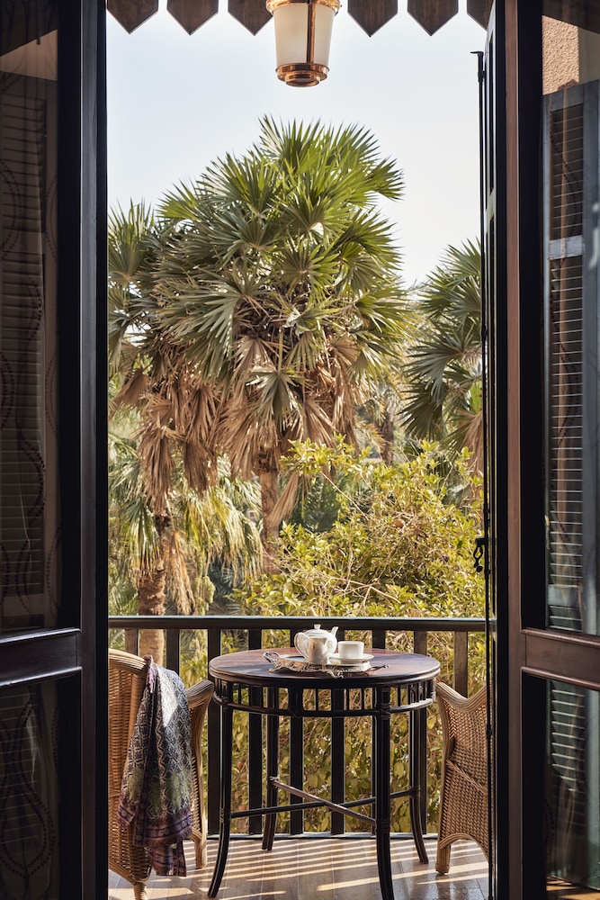 Palace Cataract Suite, 1 King Bed, Garden View - Photo 3