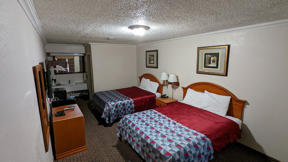 Economy Double Room, 2 Bedrooms photo 3