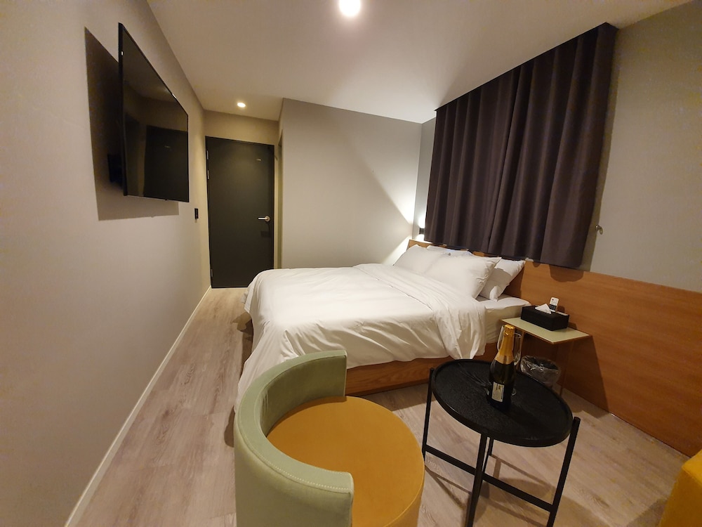 Standard Room - Photo 1