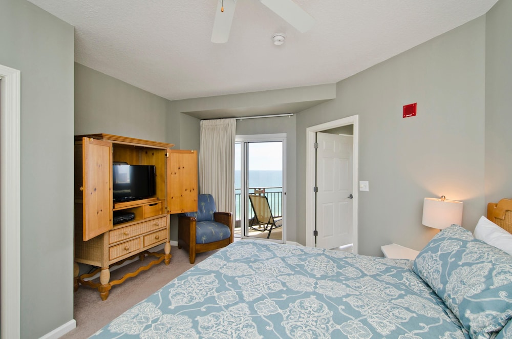 Condo, 1 King Bed With Sofa Bed (Westwinds 4821) photo 3