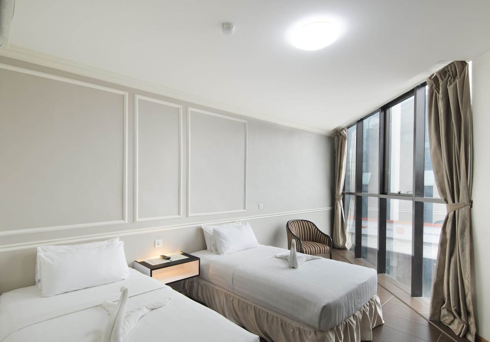 Deluxe Twin Room photo 2