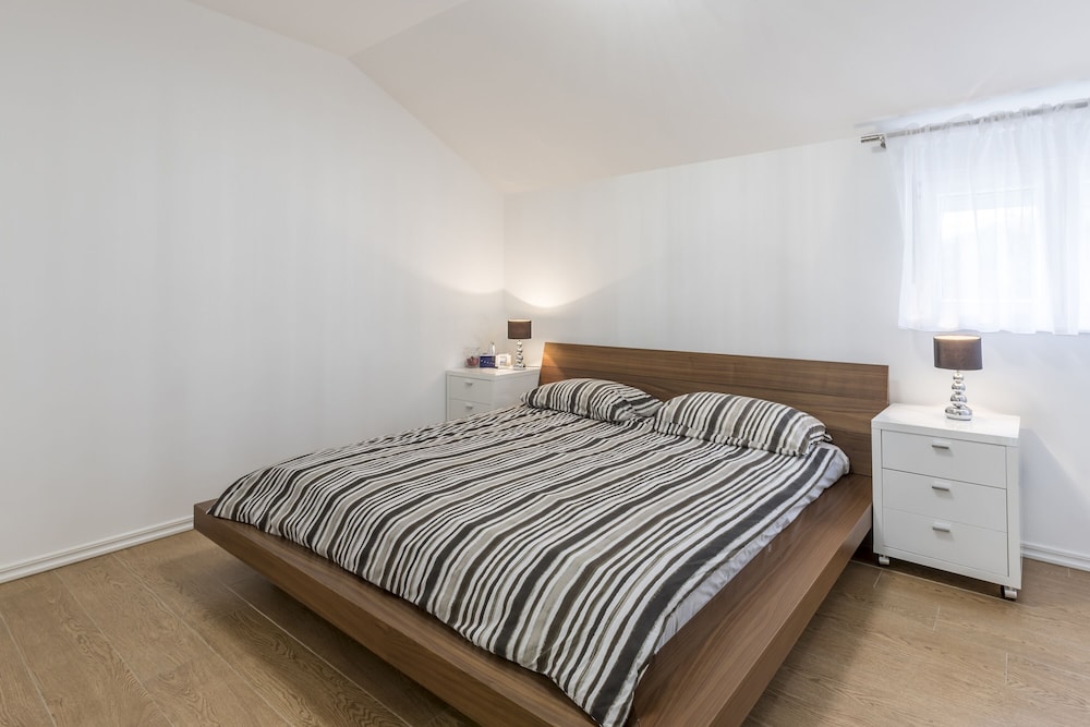 Luxury Apartment, 3 Bedrooms (A2)