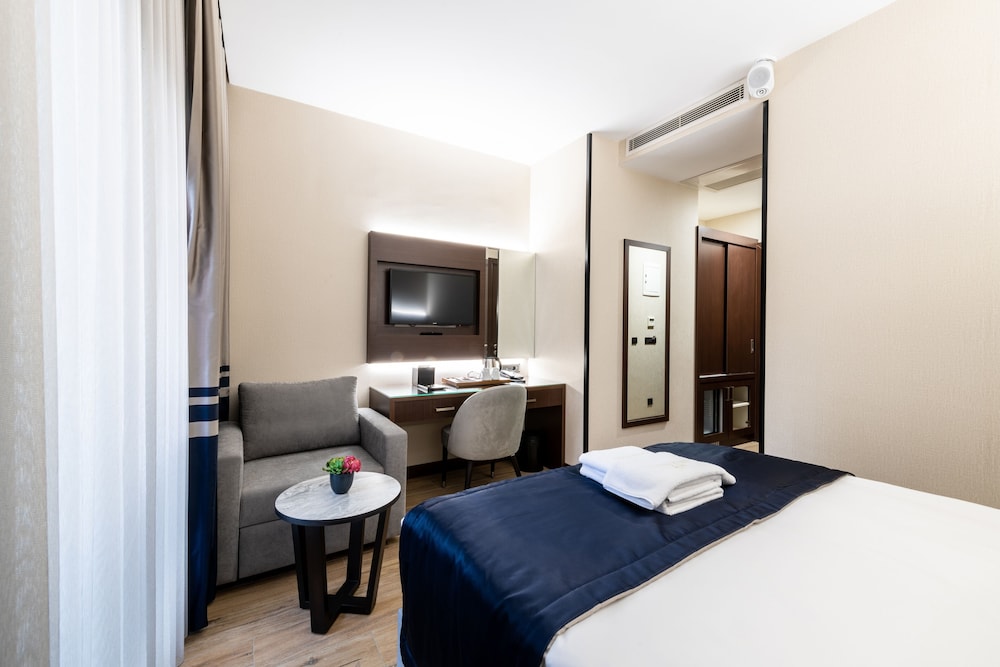 Double or Twin Room photo 3