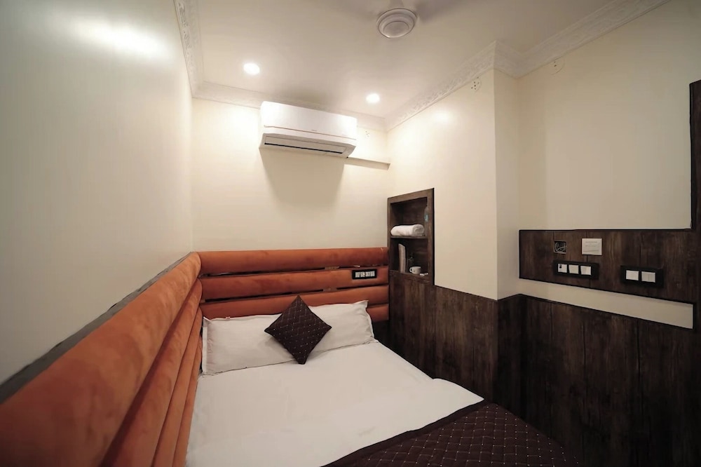 Executive Studio Suite