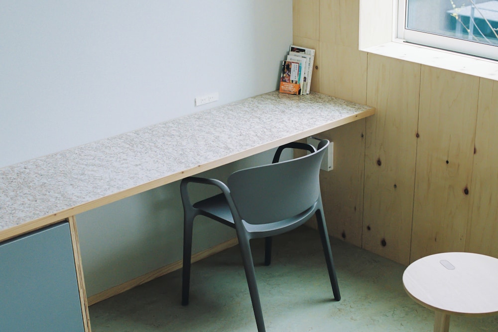 Deluxe Studio, 1 Double Bed, Bathtub, Partial Sea View photo 3