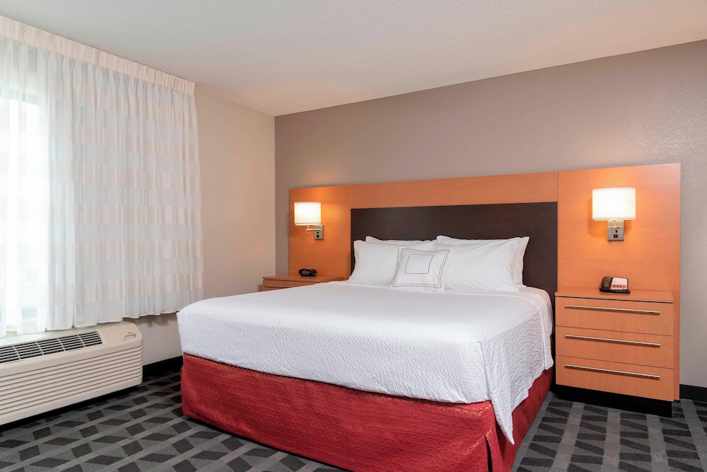 Suite, 1 Bedroom (Mobility/Hearing Accessible, Tub) photo 2