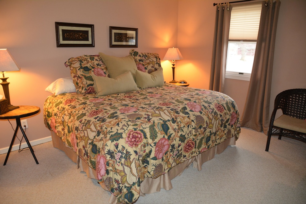 Room, Private Bathroom (Vineyard Room)