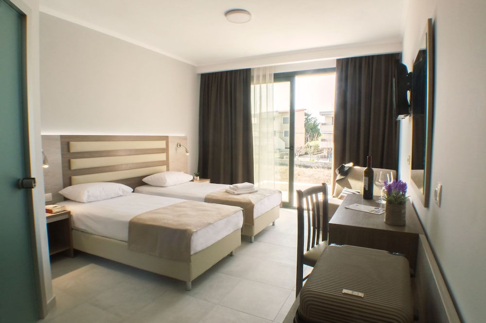 Double or Twin Room - Photo 1