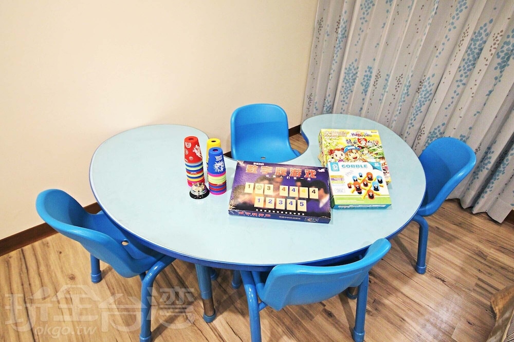 Family Room - Photo 5
