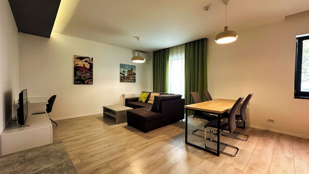 City Apartment, 1 King Bed with Sofa bed photo 1