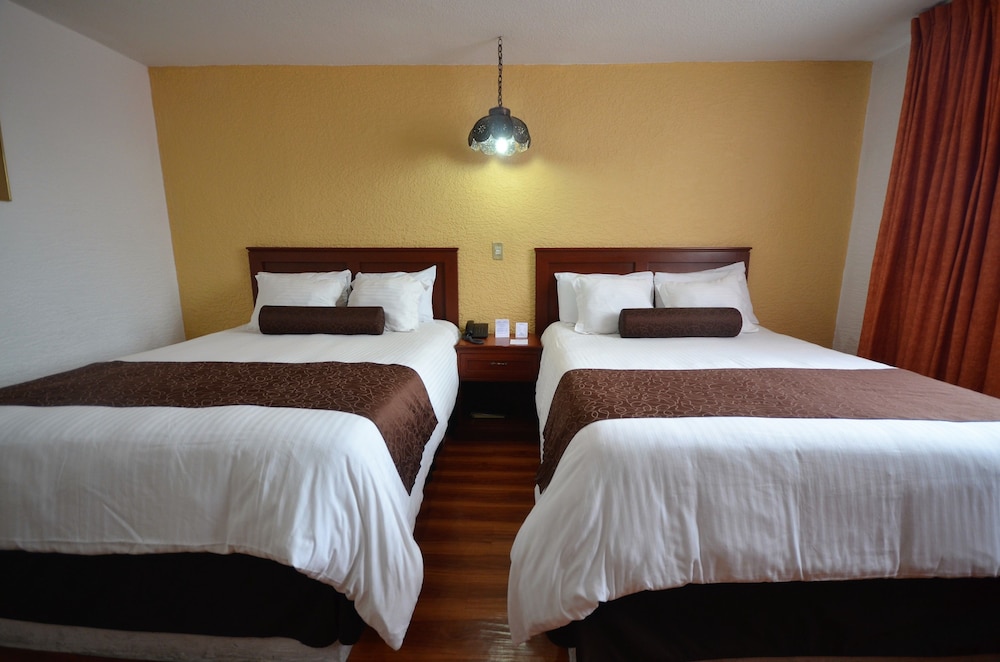 Room, 2 Double Beds, Non Smoking - Photo 9