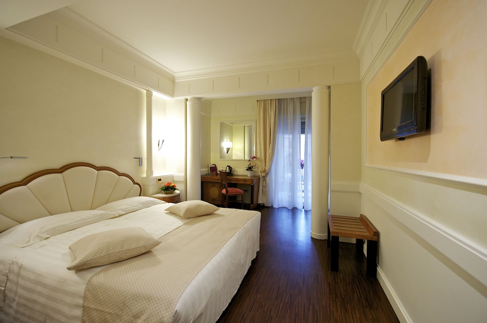 Deluxe Room, 1 Double Bed - Photo 20