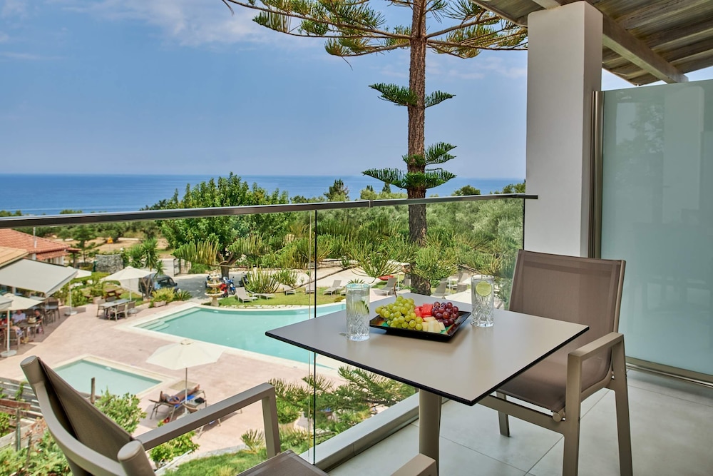 Superior Room - Sea & Pool View