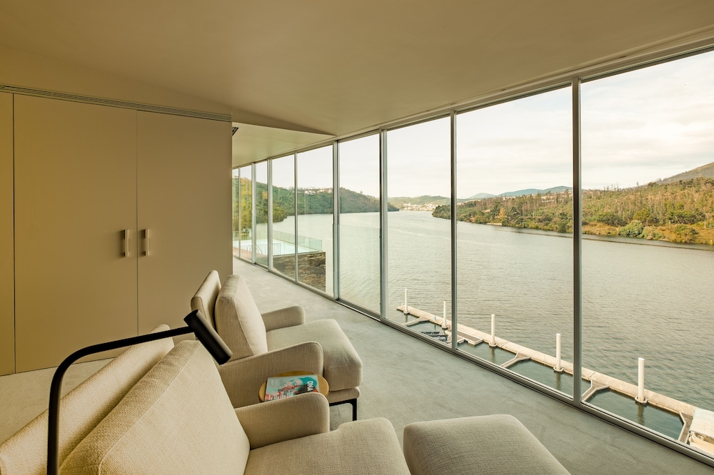 Panoramic Suite, River View (Collection) - Photo 10