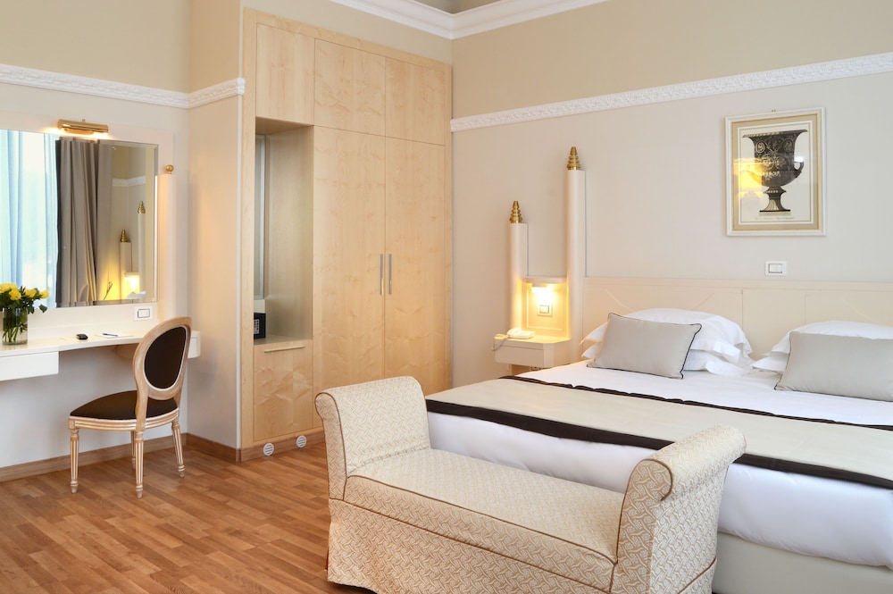 Deluxe Room - Photo 9