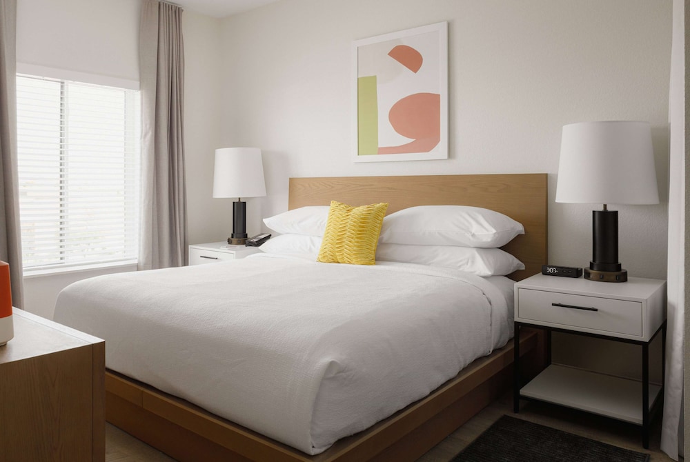 Suite, 1 Bedroom - Photo 4