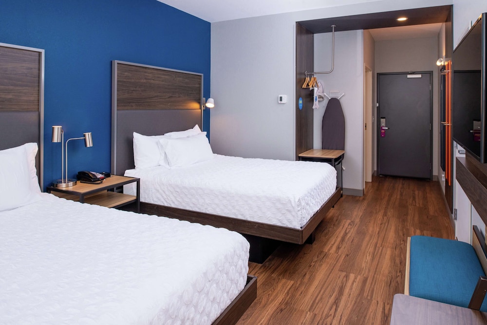 Standard Room, 2 Queen Beds, Accessible, Bathtub - Photo 5