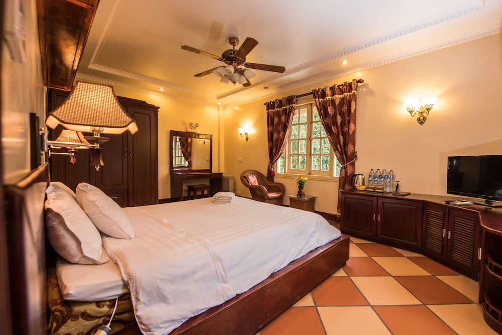 Deluxe Double Room, 1 Queen Bed, Mountain View