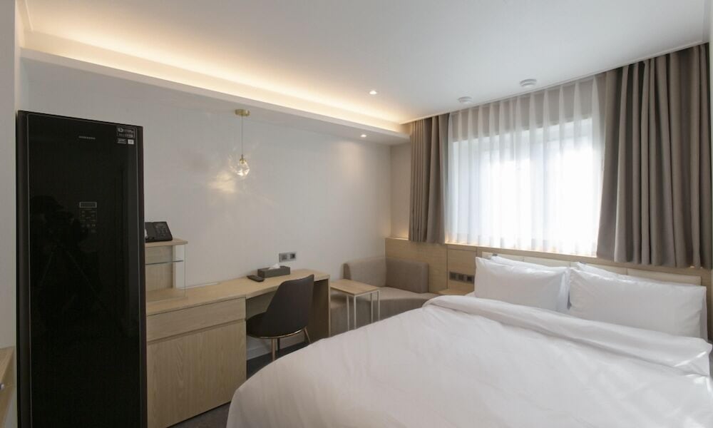 Standard Double Room (Lounge Access) - Photo 3