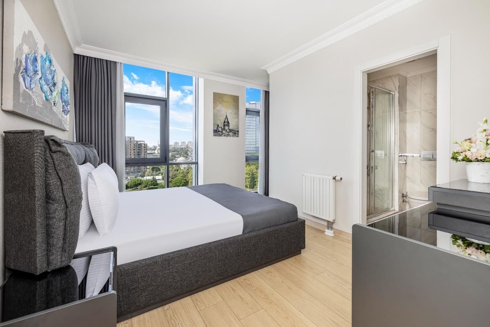 Apartment, 3 Bedrooms, City View photo 3