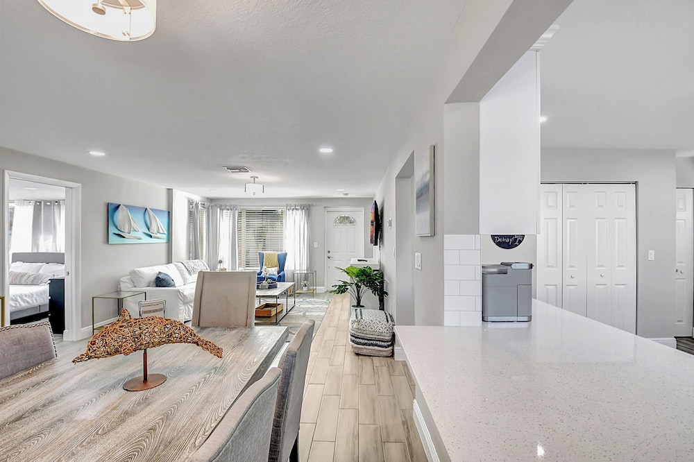 House, Multiple Beds, Pool Access, Pool View (Seacrest Estate) photo 3