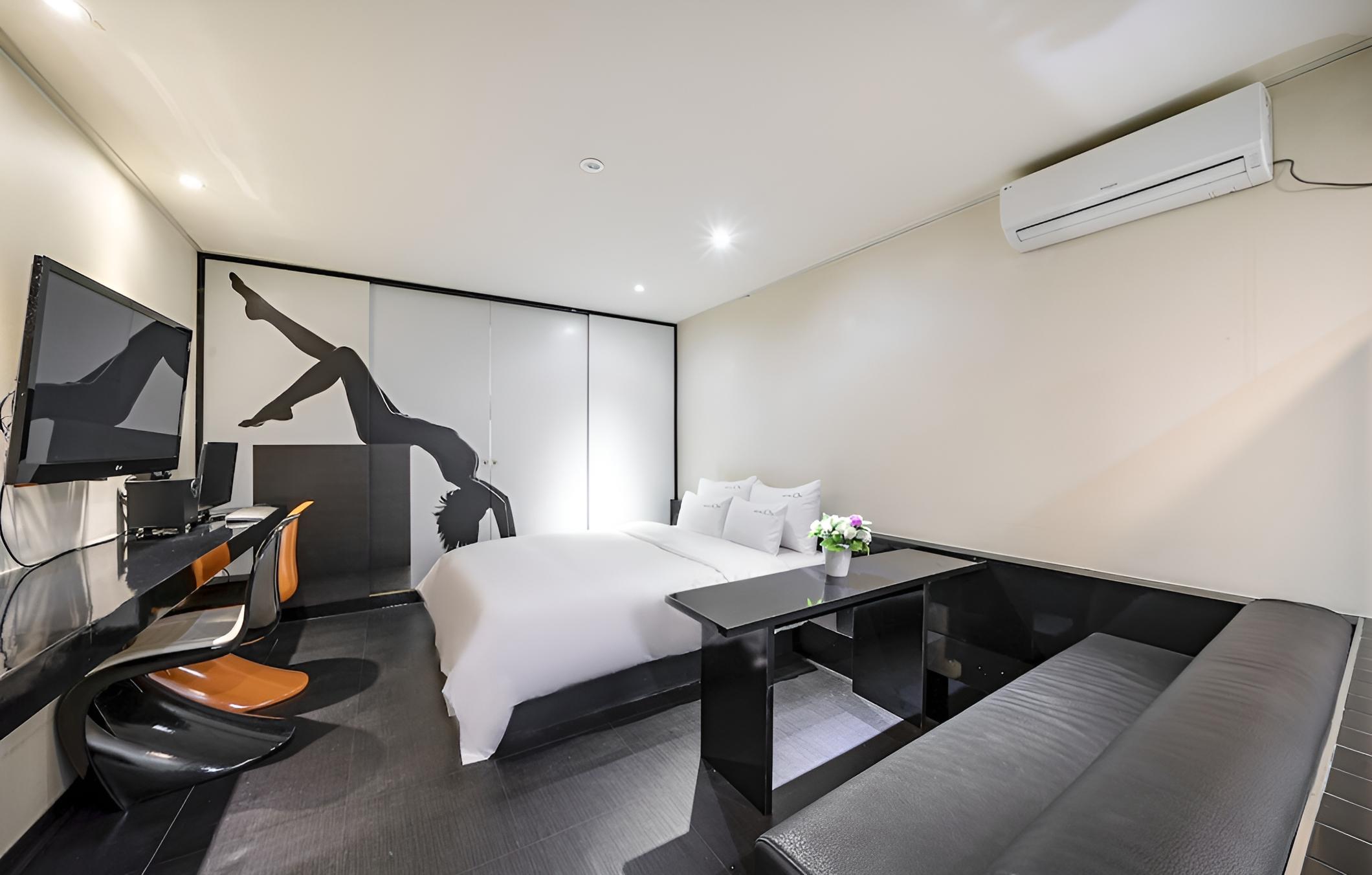 Room (VIP - Spa (TV Netflix Available))