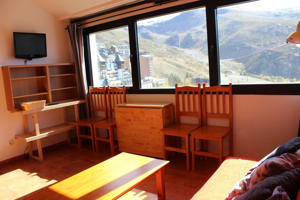 Family Apartment, 1 Bedroom photo 2