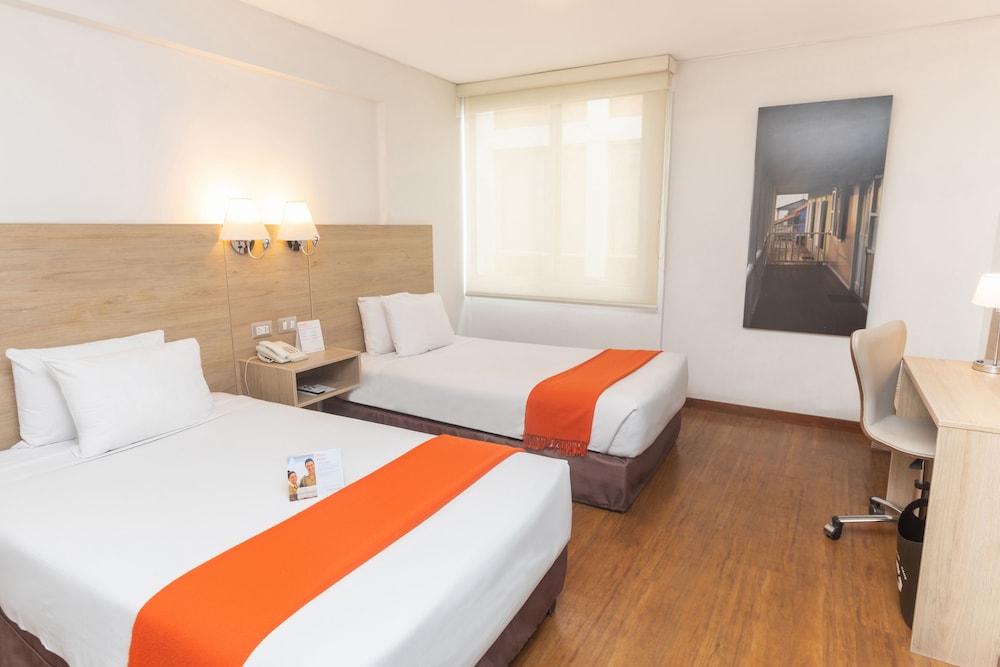 Traditional Room, 2 Twin Beds - Photo 1