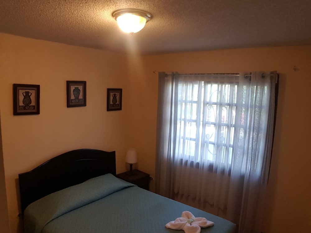 Classic Double Room, 1 Queen Bed, Non Smoking, Shared Bathroom
