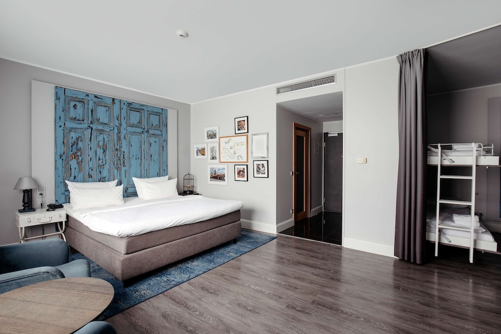 Premium Suite (Family)