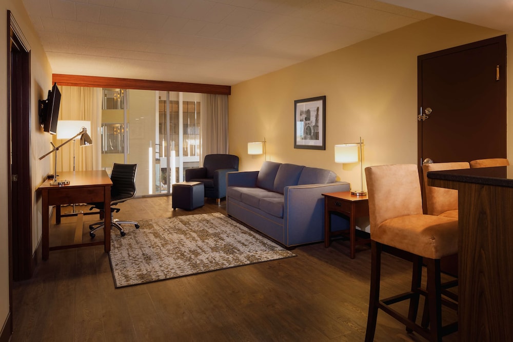 Suite, 1 King Bed, Non Smoking (2 Bedrooms) - Photo 5