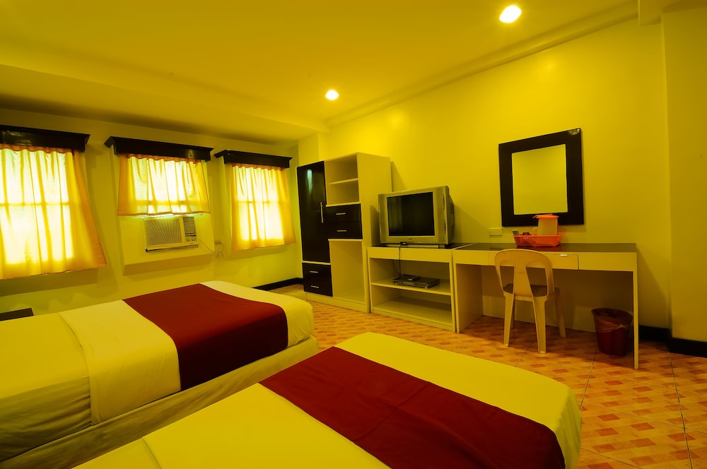 Executive Suite, 1 Queen Bed, Annex Building photo 2