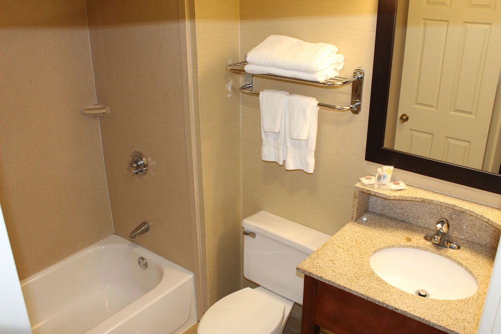 Standard Room, 2 Double Beds, Non Smoking - Photo 4