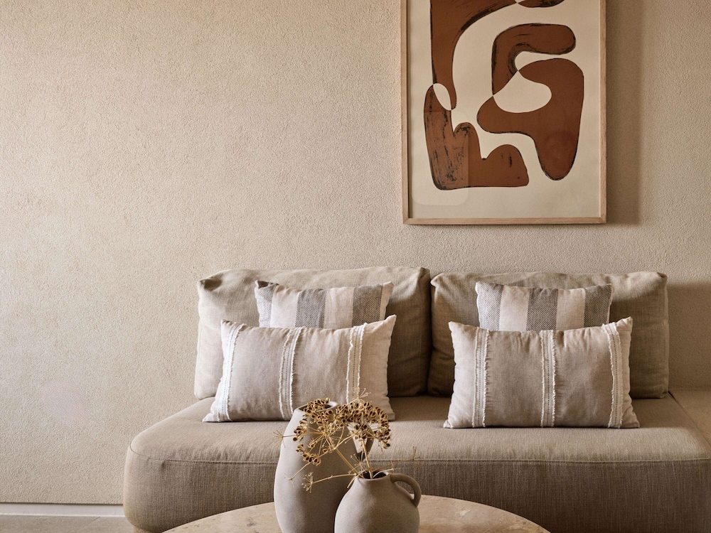 Island Gaze Room Inland View
