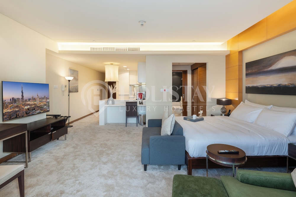 family studio @downtown , direct access to dubai mall photo 1