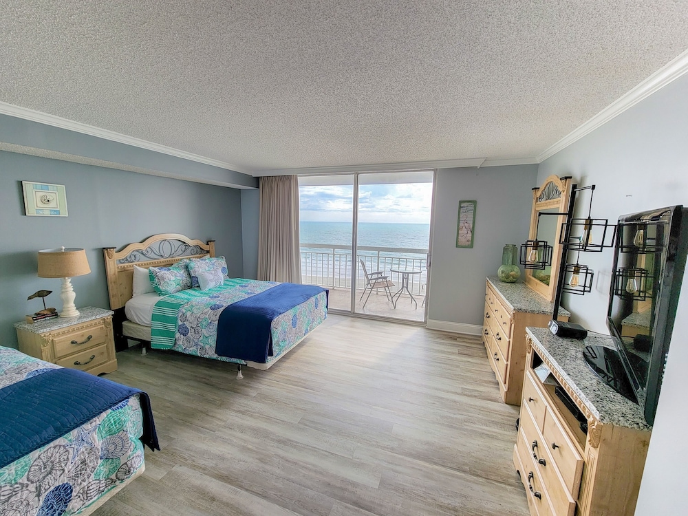 Condo, 2 Bedrooms
