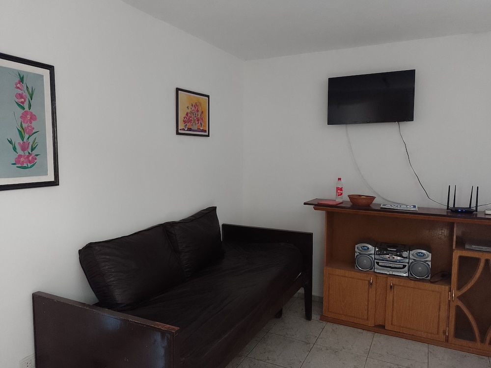 Basic House photo 3
